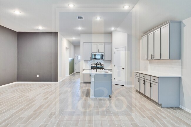 Foto del edificio - 135 Hackberry Ln