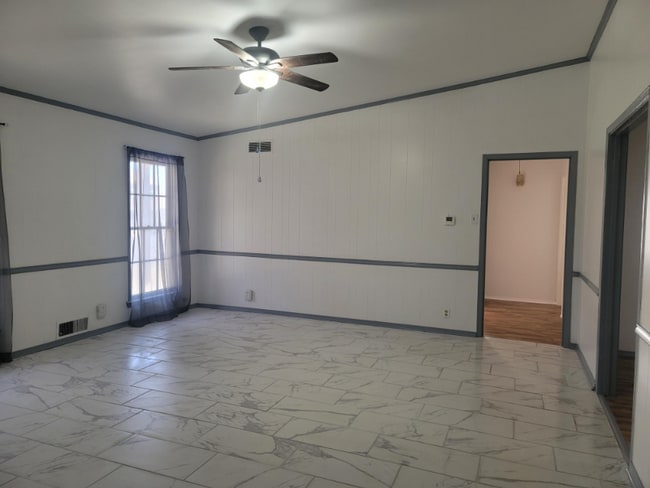 Building Photo - 7945 Habersham Ln