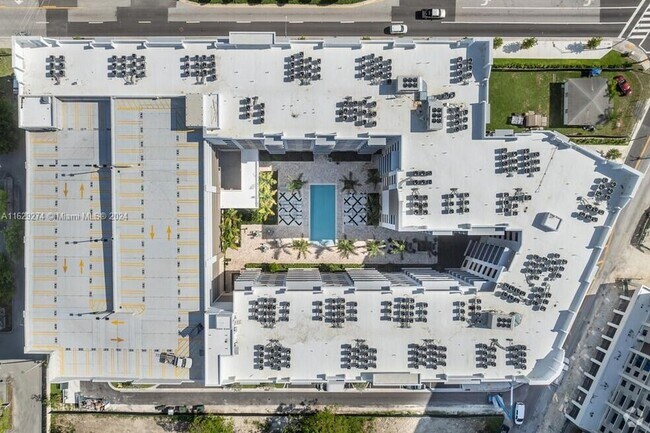 Foto del edificio - 18412 Homestead Ave