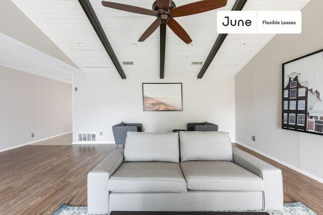 Foto del edificio - 10307 Quail Ridge Drive