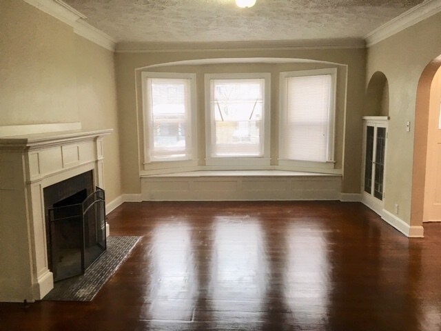 Foto del edificio - PENDING-Updated Duplex in Super Hot Sobro!