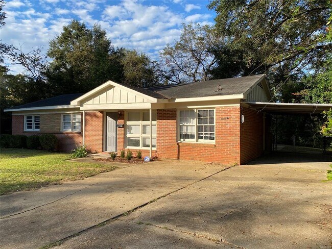 Building Photo - 1717 Robison Hill Rd
