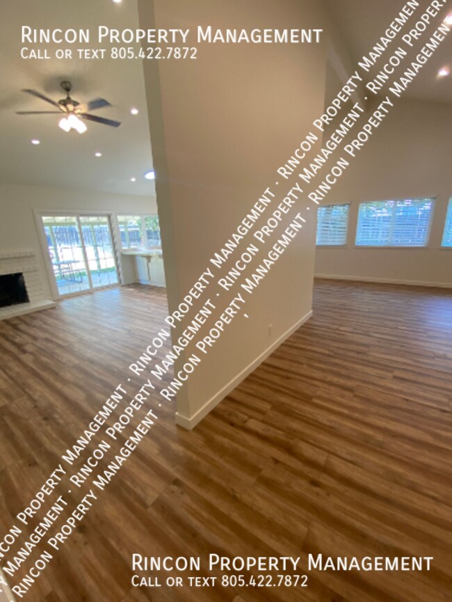 Building Photo - 4 Bedroom 2 Bathroom Camarillo Gem!!!