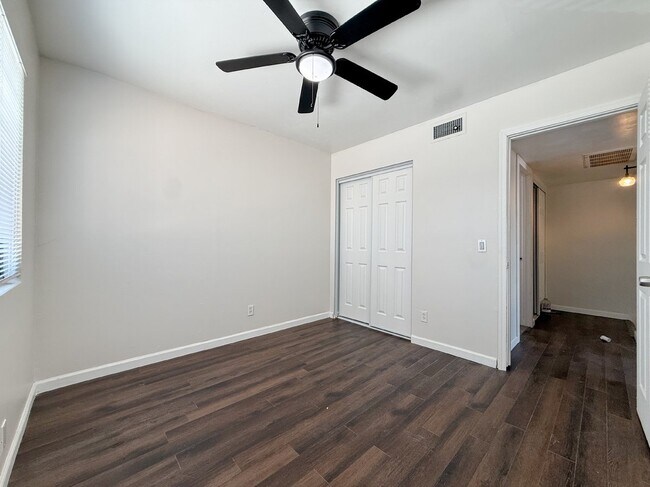 Foto del edificio - 5220 W Lynwood St