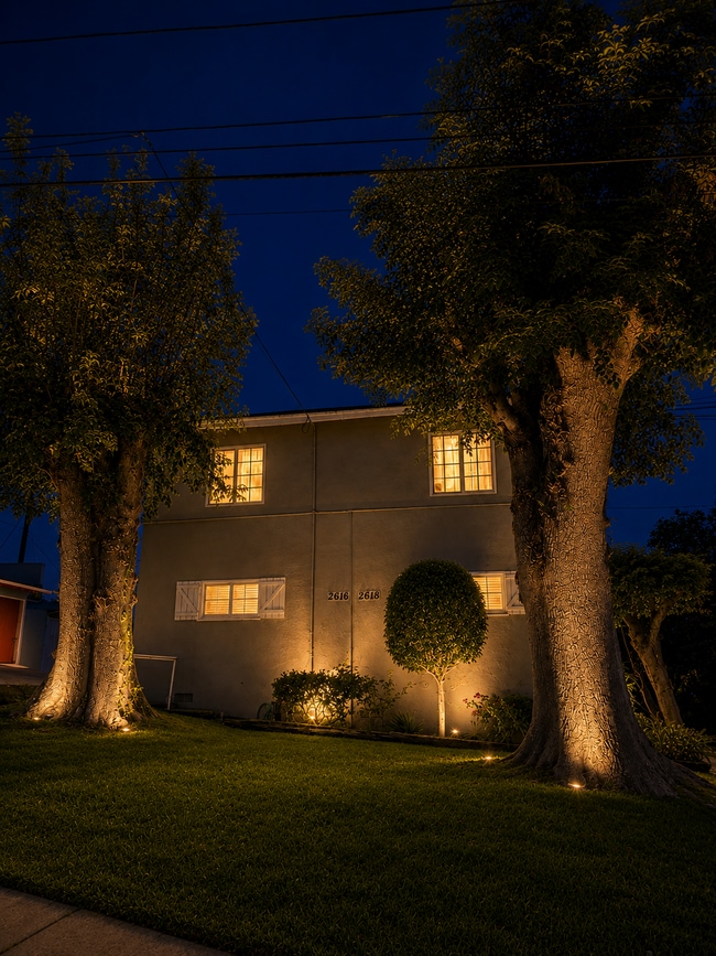 Foto del edificio - 2616 crestmoore pl
