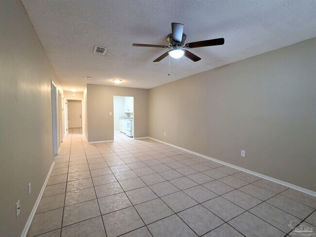 Building Photo - 708 Bayshore Dr