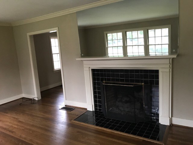Building Photo - 305 Sterrett Ave
