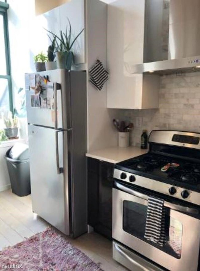 Building Photo - 2 br, 1 bath  - 728 Market St