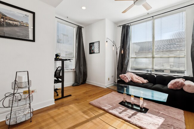 Foto del edificio - 330 Julia St