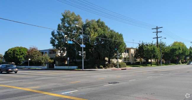 Building Photo - 6000 Coldwater Canyon Ave