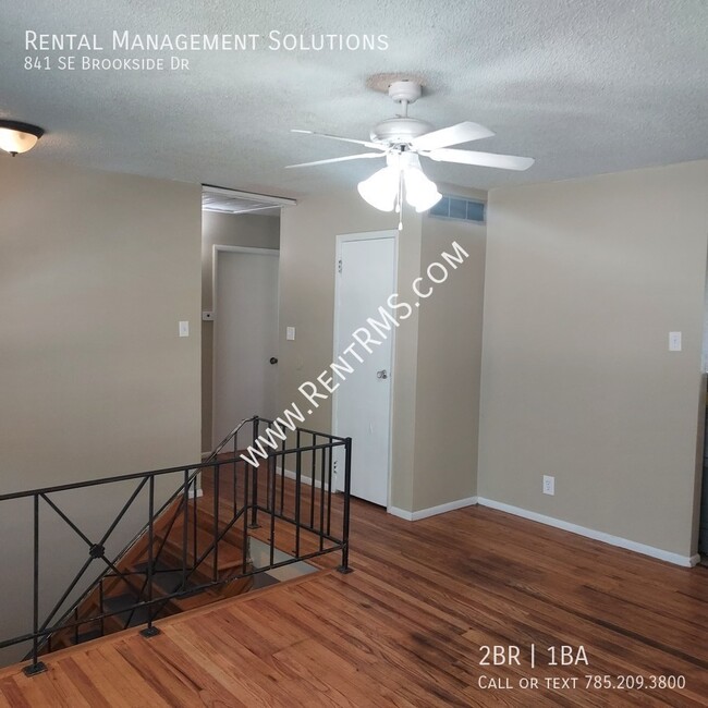 Building Photo - 841 SE Brookside Dr