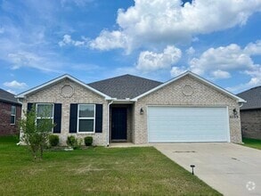 Building Photo - 8109 Dogwood Dr