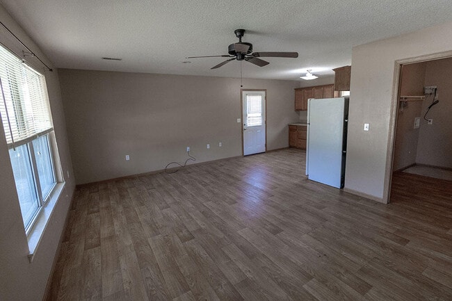 Building Photo - 1544 Florence Dr