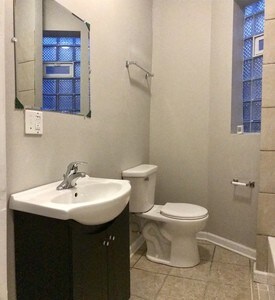 Foto del edificio - 6610 S Saint Lawrence Ave