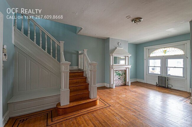 Building Photo - Four Bedroom in West Philly