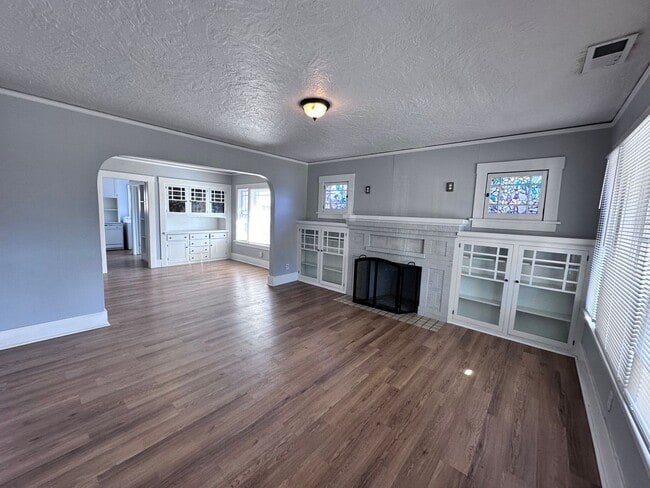 Building Photo - 766 West St