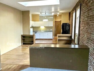 Building Photo - 2538 Kensing Ct
