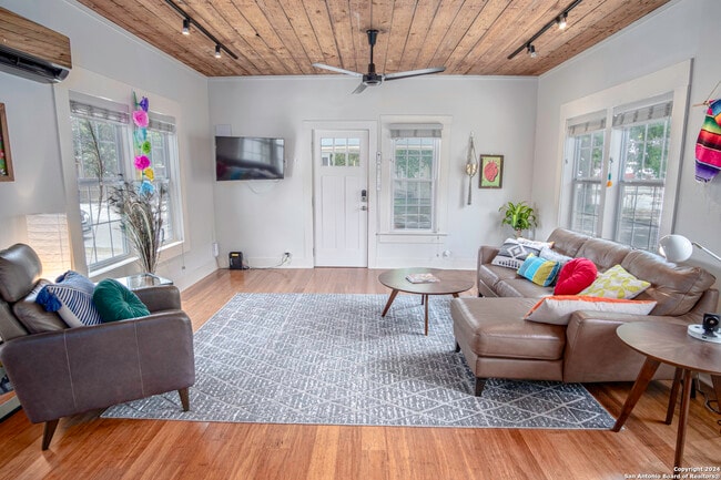 Building Photo - 311 Alamosa Ave