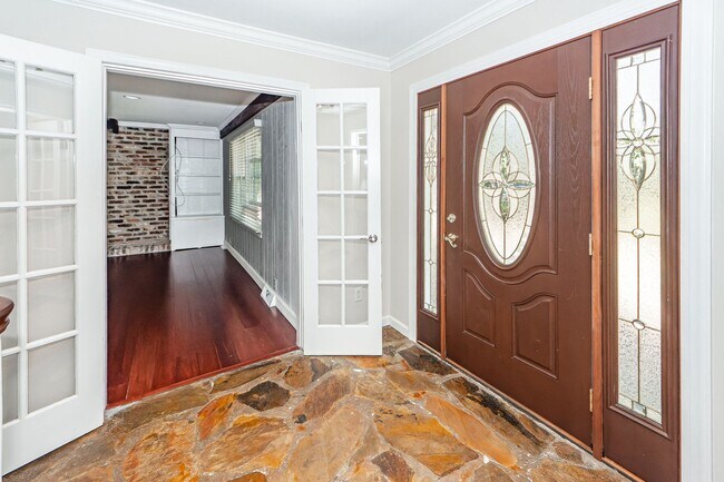 Foto del edificio - 4 Bedroom 2.5 Bath House in Montclair - We...