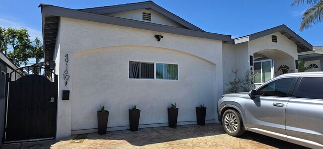 Foto del edificio - 4916 1/2 W 137th Pl