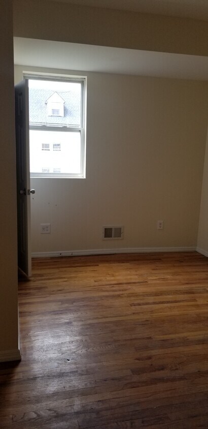 Primary Photo - 60 Van Buren St