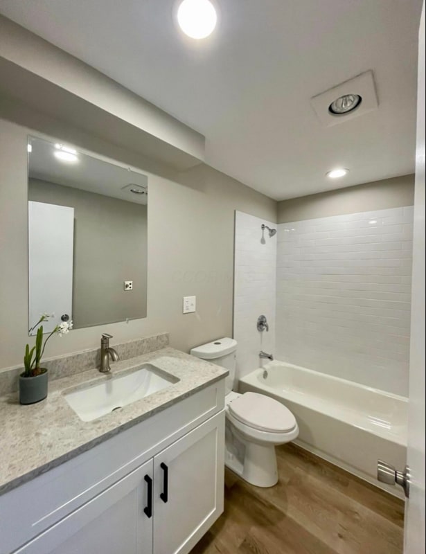 Building Photo - 1046 Merrimar Cir N