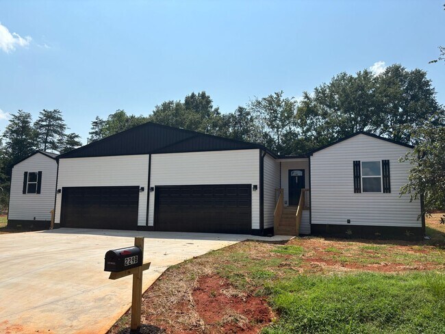 Foto del edificio - 229 Old Landfill Rd