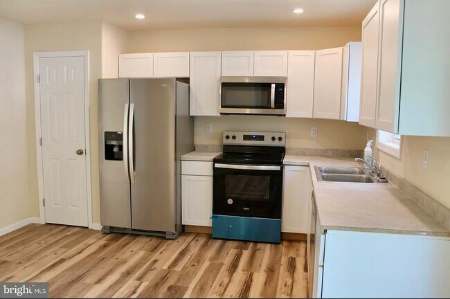 Foto del edificio - 520 Clyde Ave