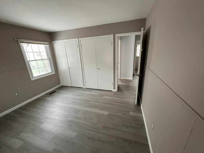 Building Photo - 8 Marboro Ln