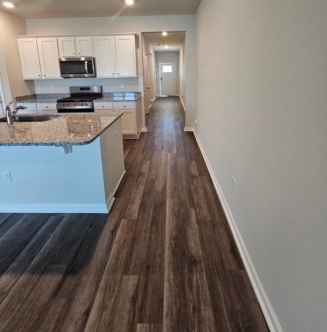 Building Photo - 3015 Long Spur Dr