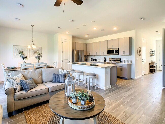 Building Photo - 820 Longboat Dr