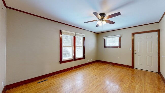 Foto del edificio - 2 Bedroom House for Rent