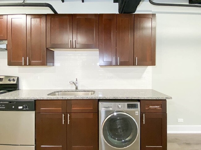 Building Photo - 730 St Johns Ave