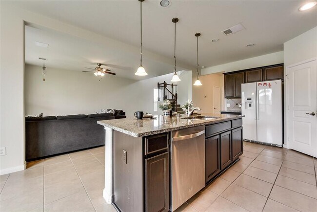 Foto del edificio - 13421 Clayton Lake Ln