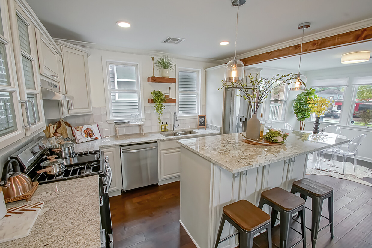 Kitchen - Newly renovated - 3444 Toledano St