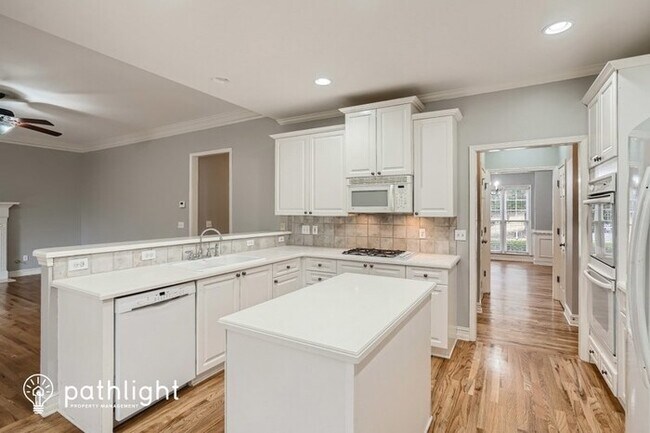 Building Photo - 6231 Millstone Trail, Douglasville, GA, 30135