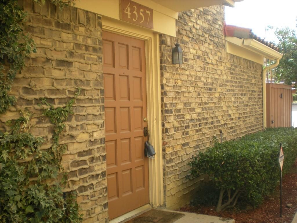 Primary Photo - 4357 Madera Rd