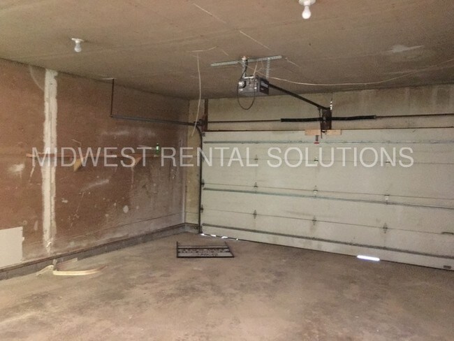 Building Photo - 5137 N Pawnee Trl
