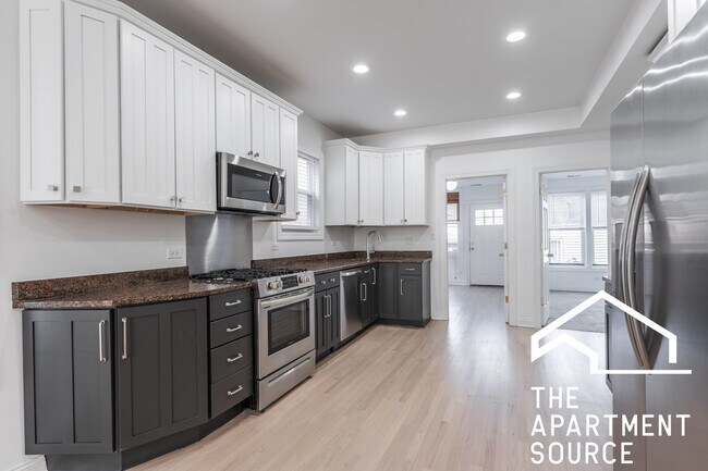 Photo - 2522 N Artesian Ave House