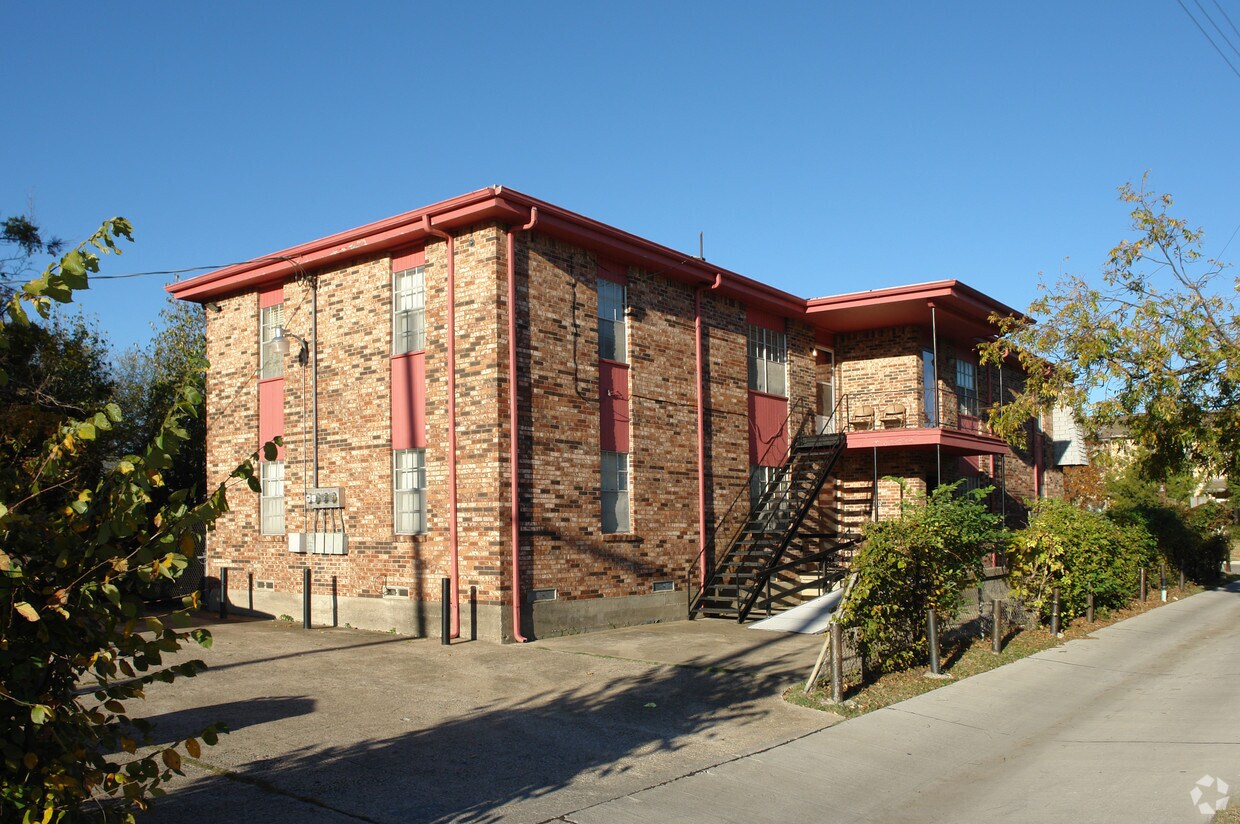 Building Photo - 3524 Munger Ave