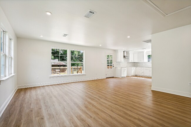 Foto del edificio - 200 Johnson St