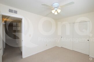 Building Photo - 303 N Miller Rd