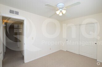 Building Photo - 303 N Miller Rd