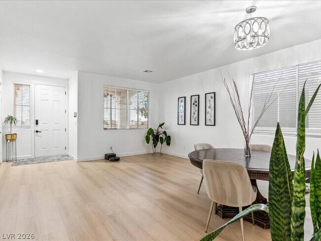 Foto del edificio - 7615 Paso Robles Ave