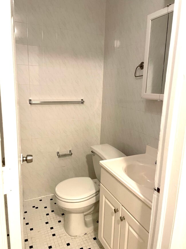 Building Photo - 20 Wentworth Ave