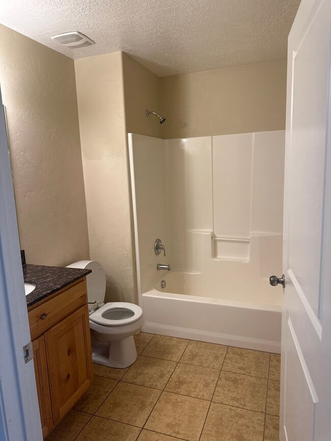 Foto del edificio - Move in Special Free Storage unit*