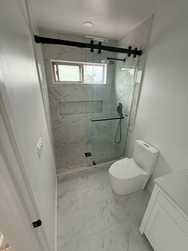 Foto del edificio - Newly Built 1-Bedroom ADU in Prime Pacific...