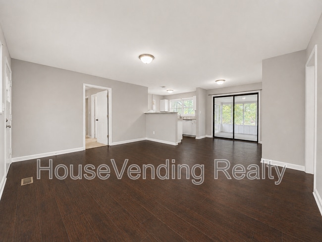 Building Photo - 619 Tarpley St