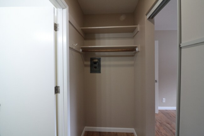 Foto del edificio - 2220 Lake Rd