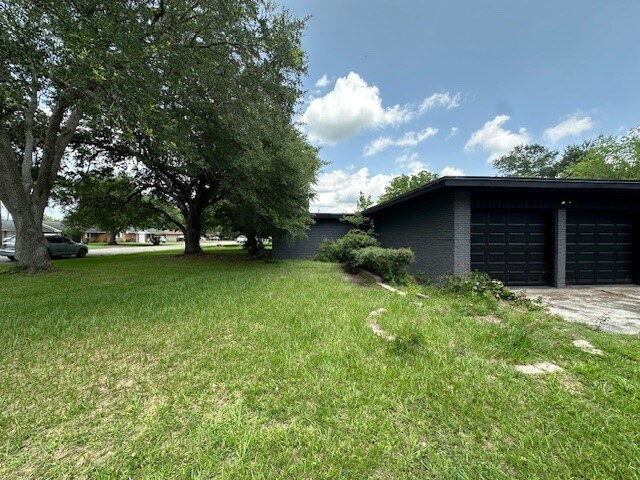 Foto del edificio - 3900 Aggie Dr